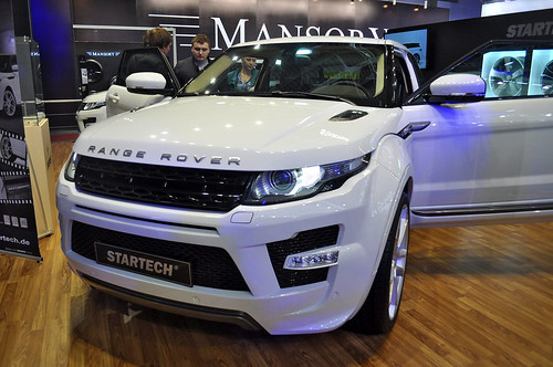 Range Rover стоимостью 5,7 млн руб. украли в Раменках
