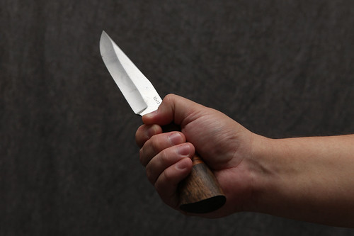 Неизвестный напал с ножом на 19-летнего юношу на юго-востоке Москвы