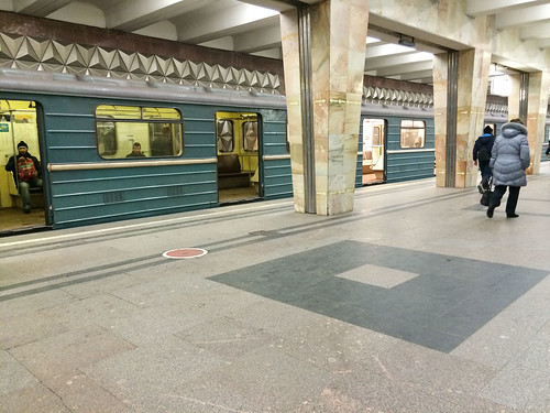 Поезд метро травмировал зеркалом пенсионерку на станции метро «Медведково»