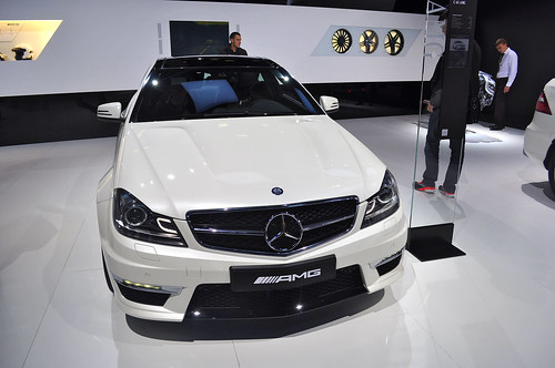 Автомобиль Mercedes за 6,5 млн руб. украл неизвестный на Мичуринском проспекте