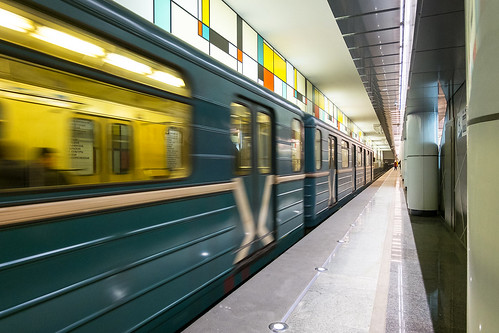 Инцидент с пассажиром произошел на красной ветке метро