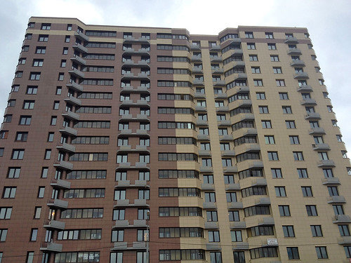 Более 5 тысяч готовых квартир могут предоставить участникам программы реновации