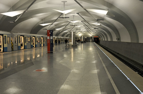 Поезда на «желтой» ветке метро следуют с увеличенными интервалами