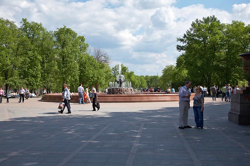 На Болотной площади москвич покусал одного полицейского и оставил без штанов другого