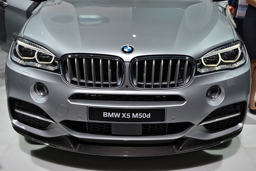 Автомобиль BMW X5 сожгли в Северном Бутово