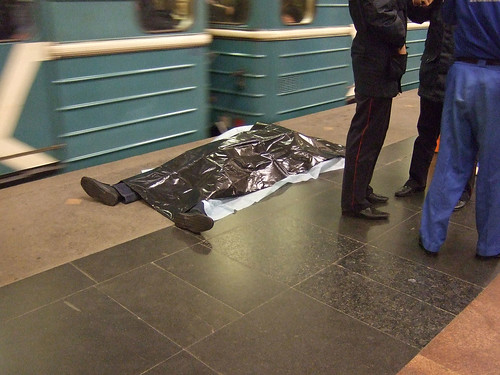 В вестибюле станции метро «Филевский парк» умер пассажир