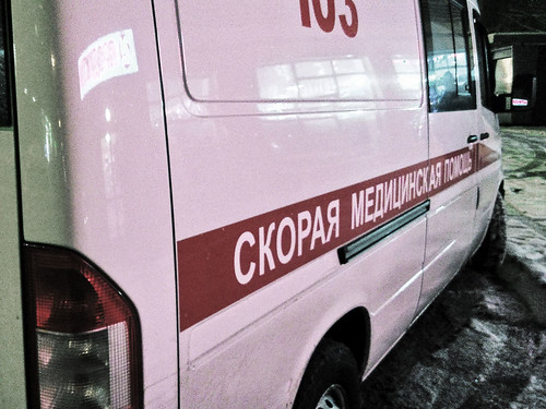 Три человека пострадали в результате наезда автобуса на препятствие на Ленинградском шоссе
