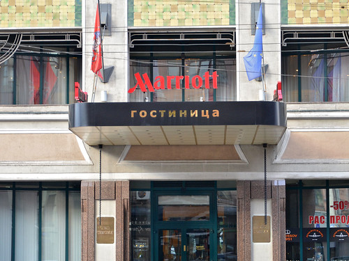 Из сейфа в гостинице Marriott похитили $35 тыс. и 22 млн рублей