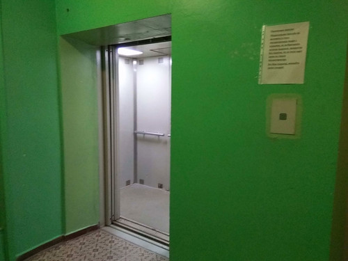 В Северном Бутово женщину убили в лифте