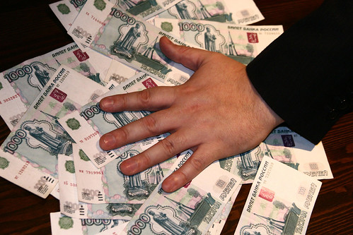 Четверых полицейских задержали в Подмосковье за взятку в полмиллиона рублей