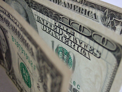 Из банковской ячейки в Москве пропали $100 тыс.