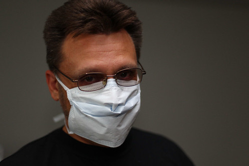 Врач предупредил москвичей о недопустимости повторного использования одноразовых масок