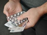 Правительство возьмет под контроль цены на лекарства