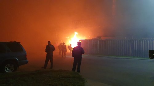 Пожар произошел в металлическом складском здании на юго-востоке Москвы