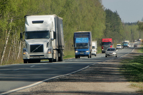 Госдума одобрила отмену транспортного налога для грузовиков массой свыше 12 тонн