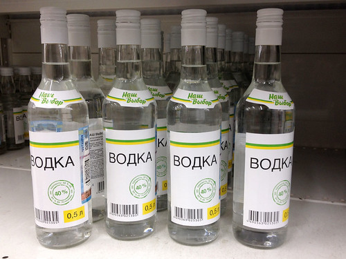 Минпромторг предложил снизить стоимость бутылки водки в два раза