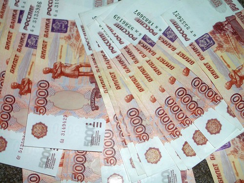 Двух офицеров ФСБ арестовали за вымогательство 5 млн рублей ежемесячно