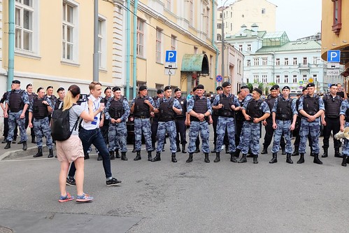В российских городах прошли акции протеста против полицейского произвола