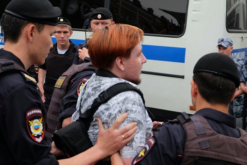 На несогласованной акции в поддержку Ильи Голунова задержано более 200 человек