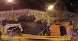 Автокран "КамАЗ" перевернулся в центре Москвы